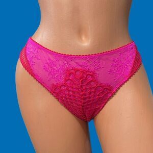 Victoria’s Secret Sexy Crochet Lace Low Rise  thong panty Pink / Red Large